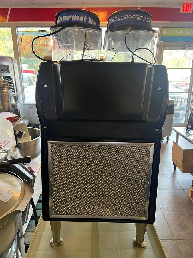 Used Bunn 58000.0120 Ultra NX Black Double 3 Gallon Slushy Machine - 120VBunn 58000.0120 Ultra NX Black Double 3 Gallon Slushy Machine - 120V