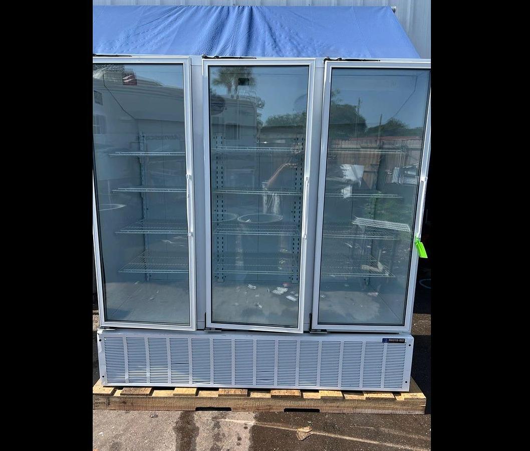 Used Master-Bilt BMG-74 White Bottom Mounted Full-Height Swing Glass Door Refrigerated Merchandiser 78” 70.2 Cu. Ft.Master-Bilt BMG-74 White Bottom Mounted Full-Height Swing Glass Door Refrigerated Merchandiser 78” 70.2 Cu. Ft.