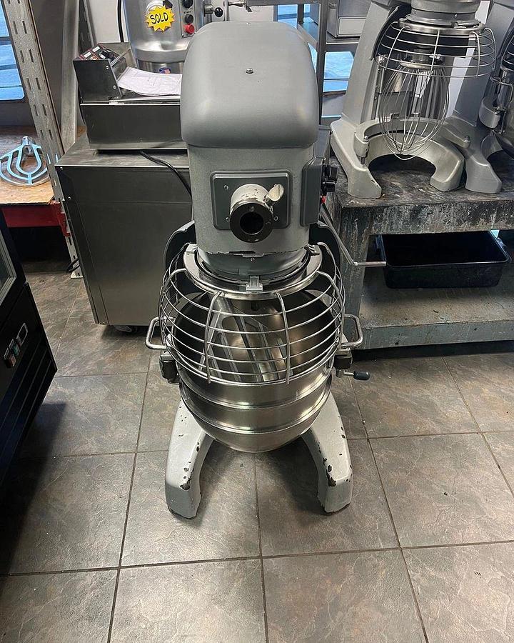 Used Hobart HL400-1 Legacy 40-Quart 3-Speed 1 1/2 HP All-Purpose Commercial Planetary Mixer With Attachment, 200-240 Volts, 1-phaseHobart HL400-1 Legacy 40-Quart 3-Speed 1 1/2 HP All-Purpose Commercial Planetary Mixer With Attachment, 200-240 Volts, 1-...