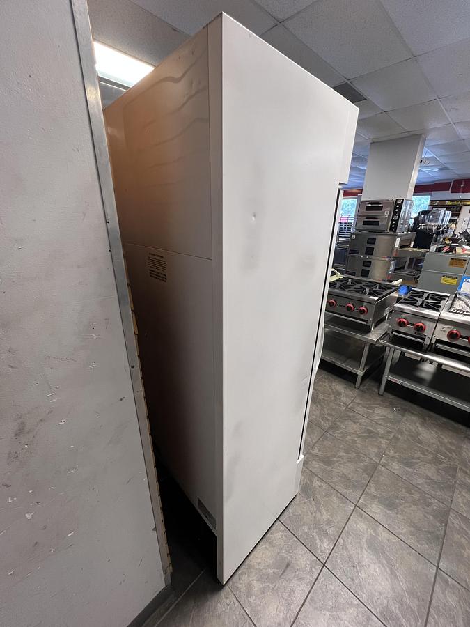 Refurbished Walgreens Glass Door Merchandiser Refrigerator Commercial Display Cooler