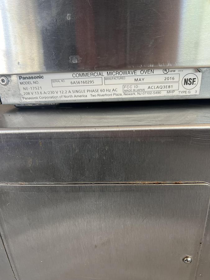 Refurbished Panasonic NE-17521 Commercial Microwave Oven 