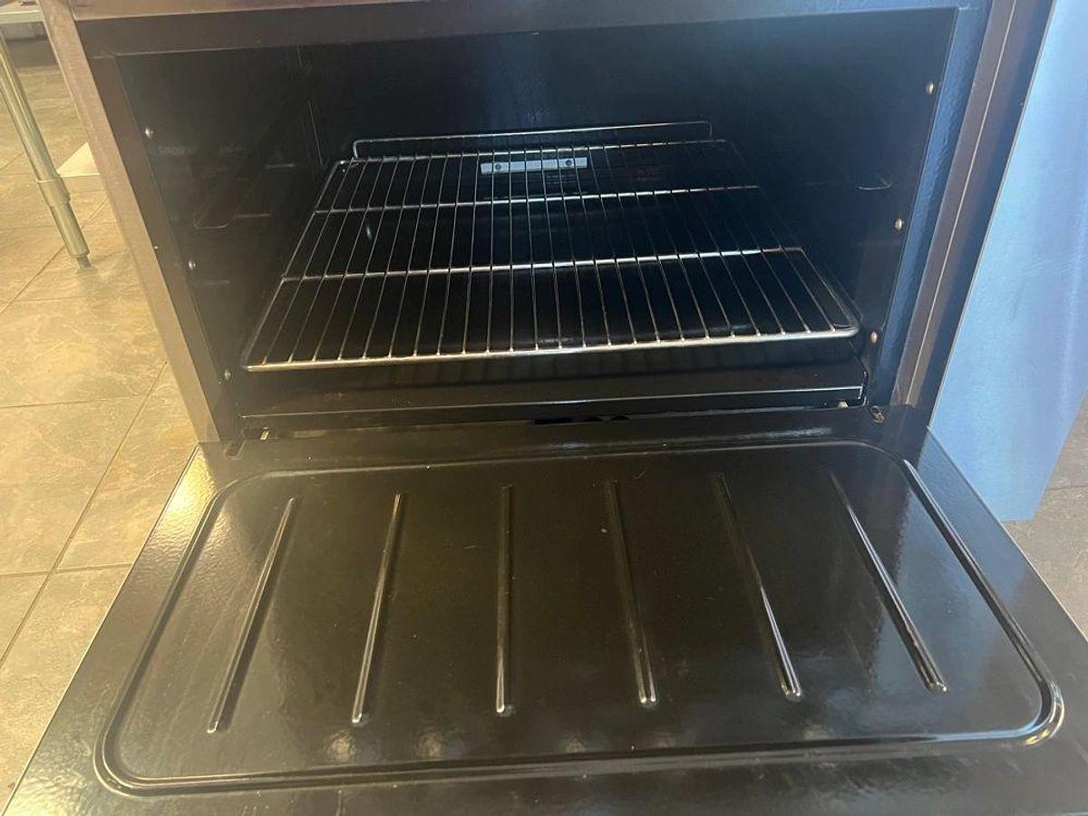 Used AGR-4B12GR — 36″ Gas Range with Four (4) Open Burners & 12″ GriddleAGR-4B12GR — 36″ Gas Range with Four (4) Open Burners & 12″ Griddle