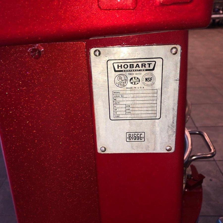 Used Hobart D-300 30 Qt Bakery Dough Mixer w/ Bowl, Hook Volts 115 Phase 1Hobart D-300 30 Qt Bakery Dough Mixer w/ Bowl, Hook Volts 115 Phase 1