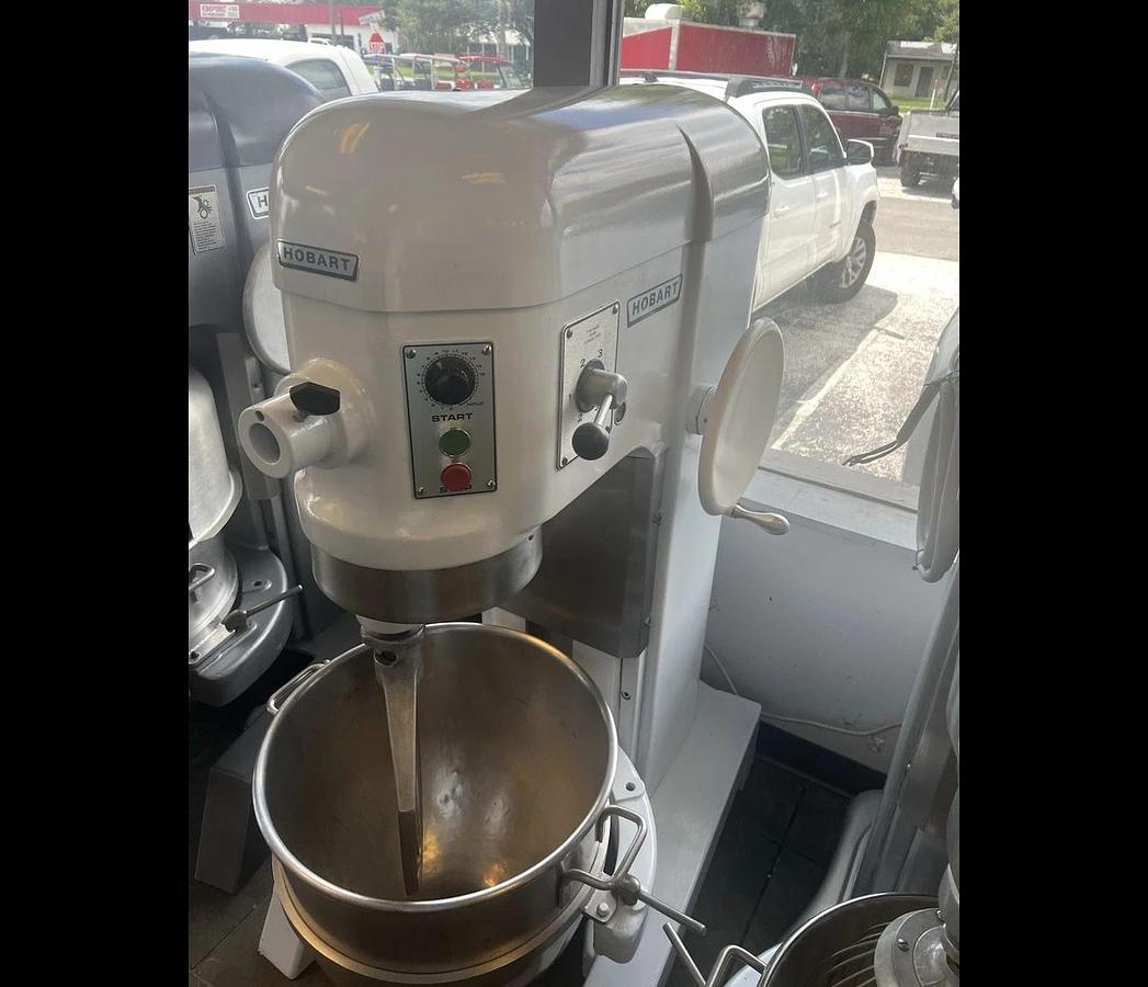 Used Hobart H600 60 Qt Mixer 1.5HP - 1Ph - 120V - Stainless Bowl And Dough Paddle