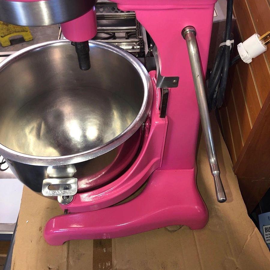 Used HOBART A 200 20 QT Mixer Includes Guard, Bowl & Pattle Hook & Whip 115VHOBART A 200 20 QT Mixer Includes Guard, Bowl & Pattle Hook & Whip 115V