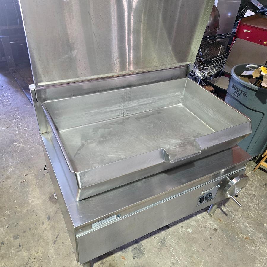 Refurbished Cleveland 40 Gallon Gas Tilt Skillet – Commercial Braising Pan