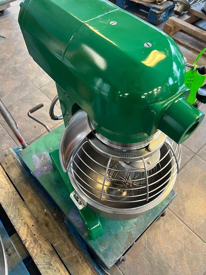 Used HOBART A 200 20 QT Mixer Includes, Bowl Guard, Hook & Whip 115VHOBART A 200 20 QT Mixer Includes, Bowl Guard, Hook & Whip 115V
