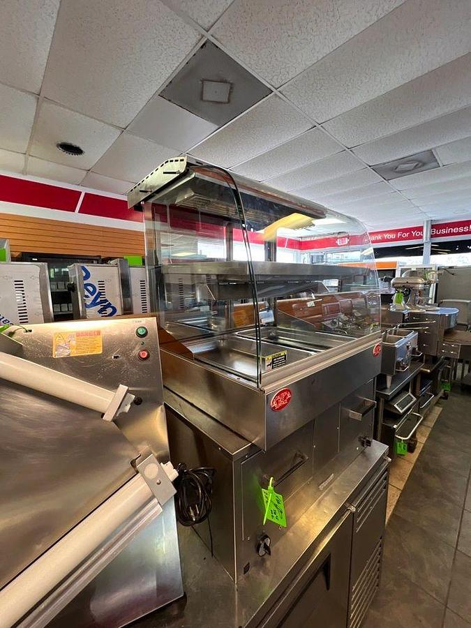 Used Heated Countertop Display Warmer 36”Heated Countertop Display Warmer 36”