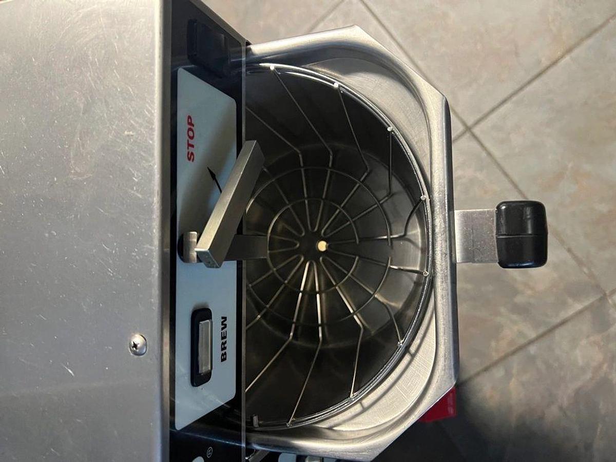 Used Fetco CBS-51H-15 C51046 Stainless Steel Single Automatic Coffee Brewer - 120/208-240VFetco CBS-51H-15 C51046 Stainless Steel Single Automatic Coffee Brewer - 120/208-240V