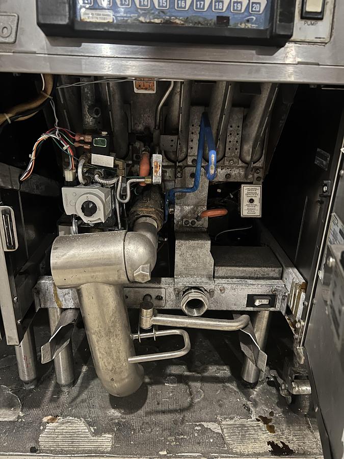 Refurbished Frymaster Single Bay Gas Fryer w/ Digital FastRon Controller Commercial Floor Fryer
