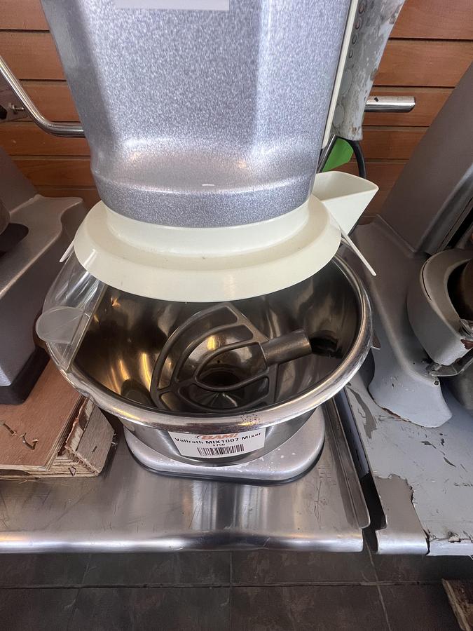 Used Vollrath MIX1007 7 Qt Commercial Countertop Mixer w/ Bowl & Attachments