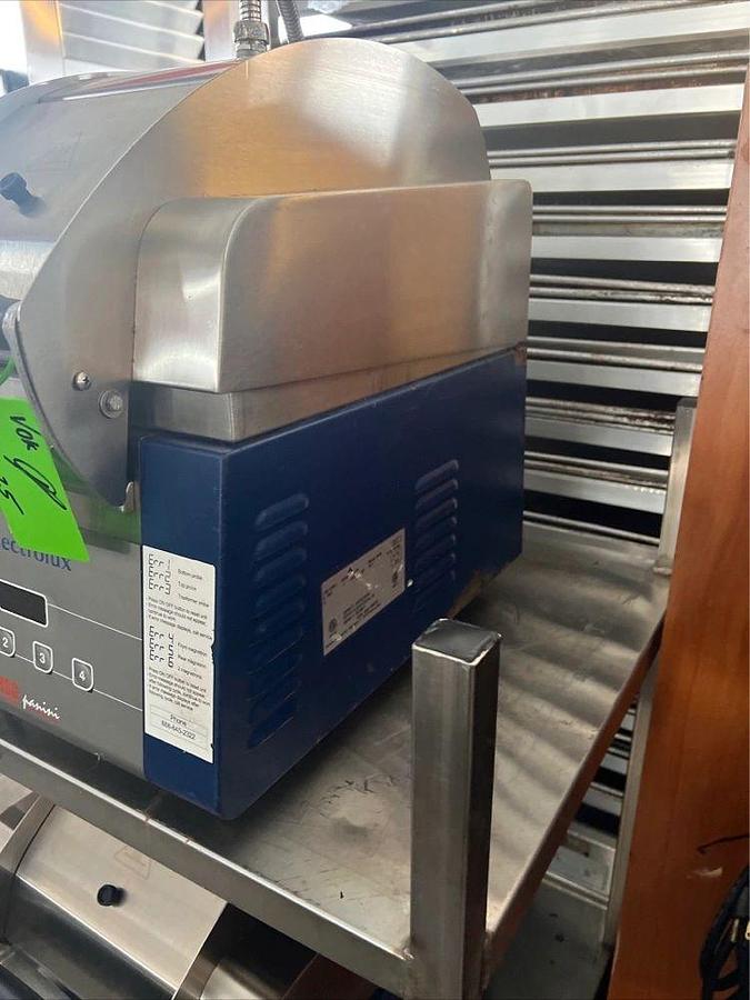 Used Electrolux HSPPA1 Countertop High Speed Sandwich Panini Press Grill 208v/1pElectrolux HSPPA1 Countertop High Speed Sandwich Panini Press Grill 208v/1p
