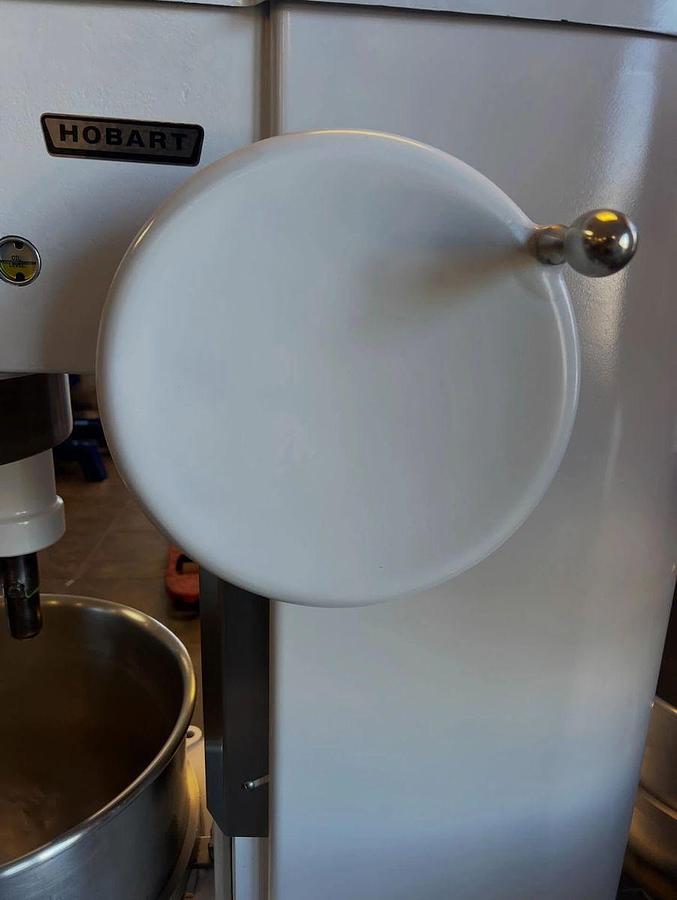 Used Hobart H-600T 60 Qt MixerHobart H-600T 60 Qt Mixer