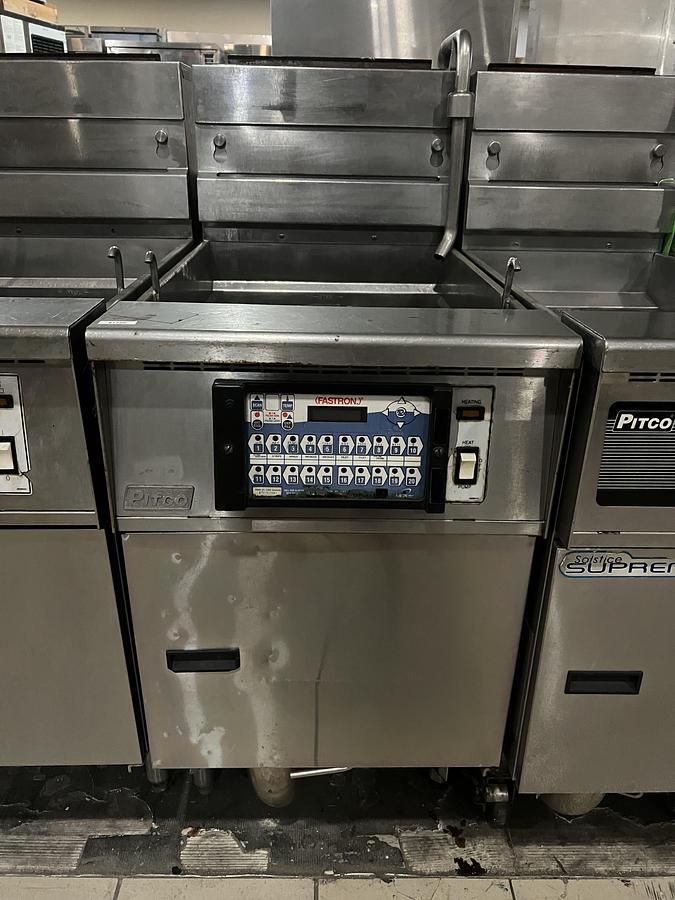 Refurbished Frymaster Single Bay Gas Fryer w/ Digital FastRon Controller Commercial Floor Fryer
