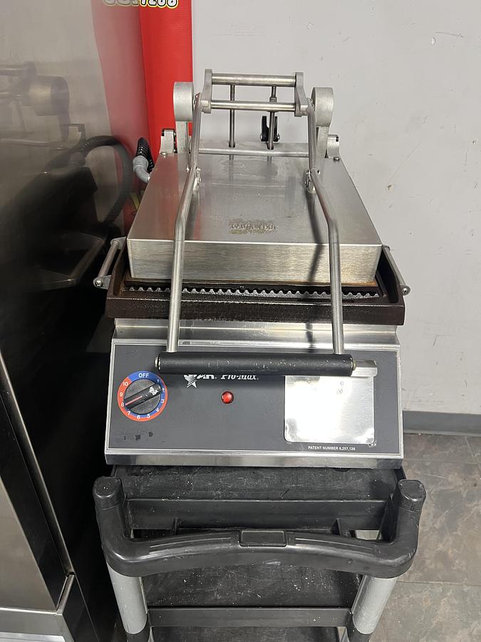 Refurbished Star Max Commercial Panini Press Sandwich Grill Heavy Duty Countertop