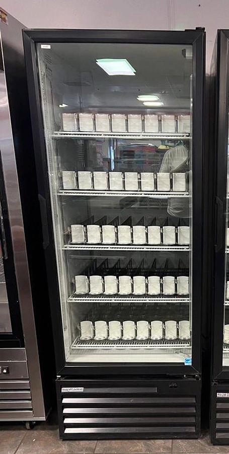 Used ROYAL VENDORS RVCF-027 SINGLE GLASS DOOR REFRIGERATOR MERCHANDISER USED