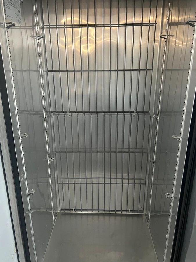 Used True T-19F-HC 27" One Section Solid Door Reach-In FreezerTrue T-19F-HC 27" One Section Solid Door Reach-In Freezer