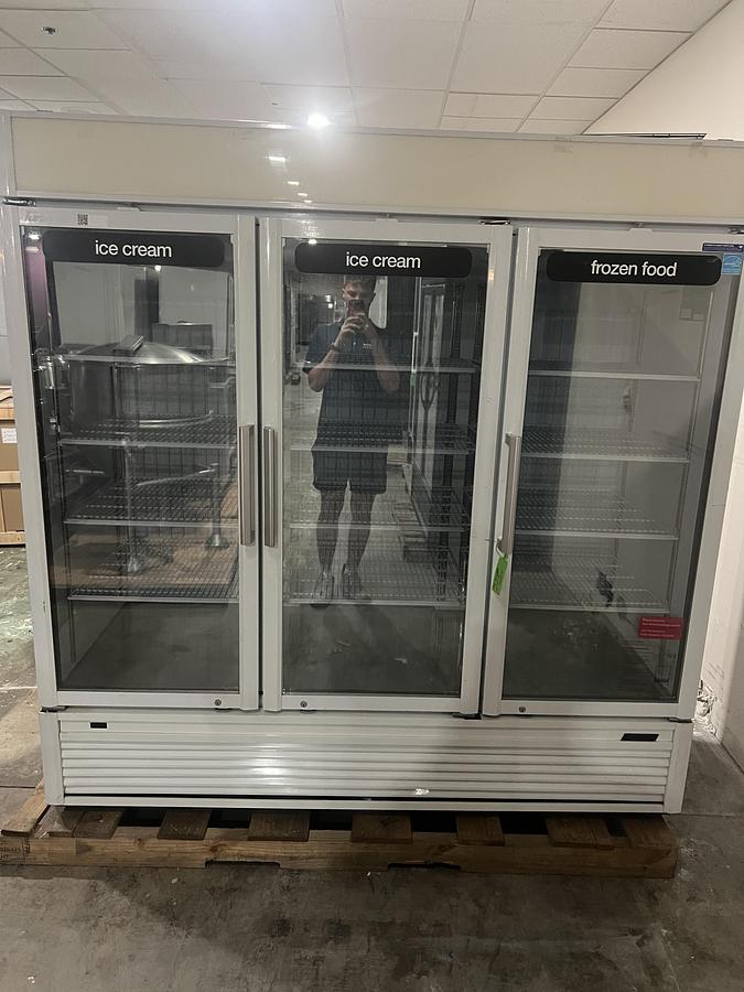 Refurbished Turbo Air 3 Door Glass Merchandiser Freezer Commercial Reach-In Display Freezer