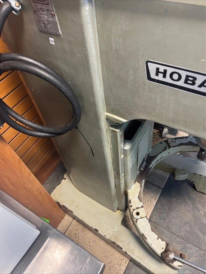 Used Hobart H600T 60 Qt Mixer 1/2HP - 3Ph - 200 - New Stainless Bowl And Dough HookHobart H600T 60 Qt Mixer 1/2HP - 3Ph - 200 - New Stainless Bowl And Dough Hook