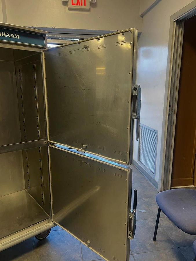 Used Alto-Shaam 1000-BQ2/96 Heated Banquet CartAlto-Shaam 1000-BQ2/96 Heated Banquet Cart