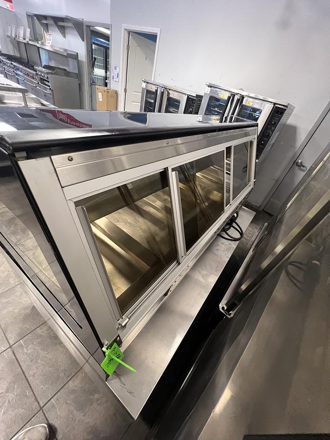 Refurbished Halo Heat Heated Display Cabinet Hot Food Merchandiser Curved Glass Mobile