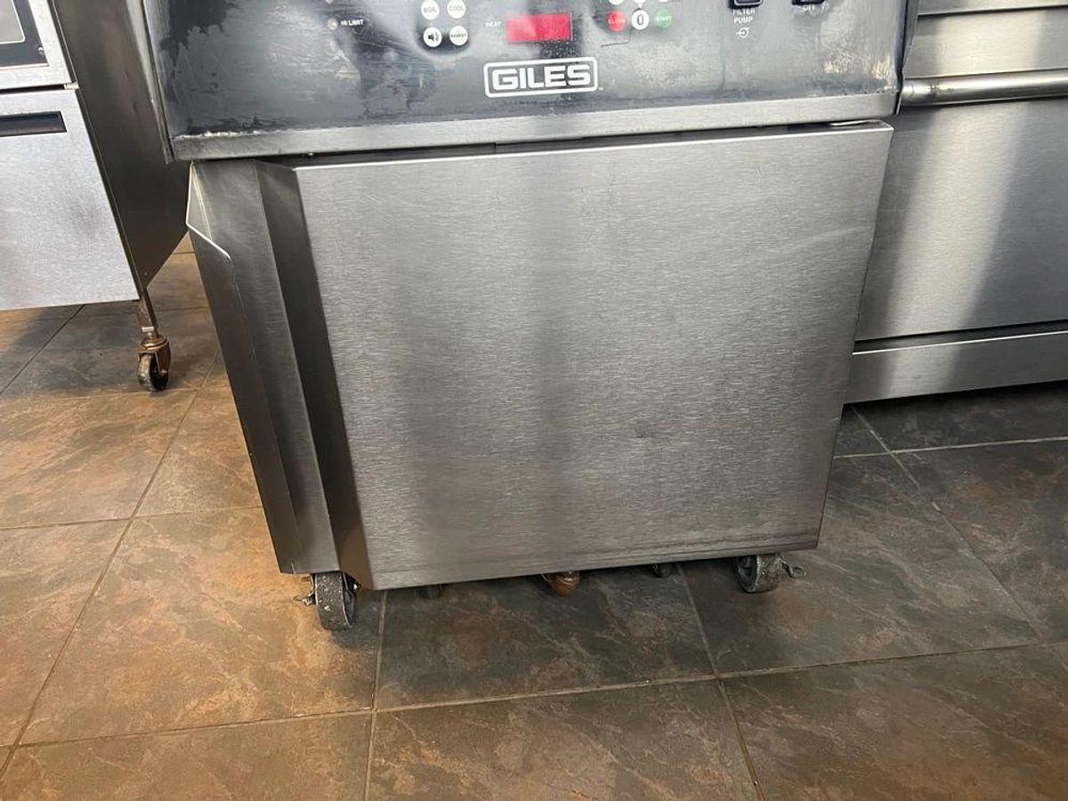 Used Giles GEF-720 Electric Kettle Fryer, 75 lbs Fat / 24 lb. Product Capacity, NICEGiles GEF-720 Electric Kettle Fryer, 75 lbs Fat / 24 lb. Product Capacity, NICE