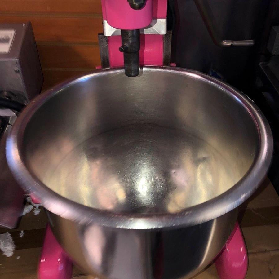 Used HOBART A 200 20 QT Mixer Includes Guard, Bowl & Pattle Hook & Whip 115VHOBART A 200 20 QT Mixer Includes Guard, Bowl & Pattle Hook & Whip 115V