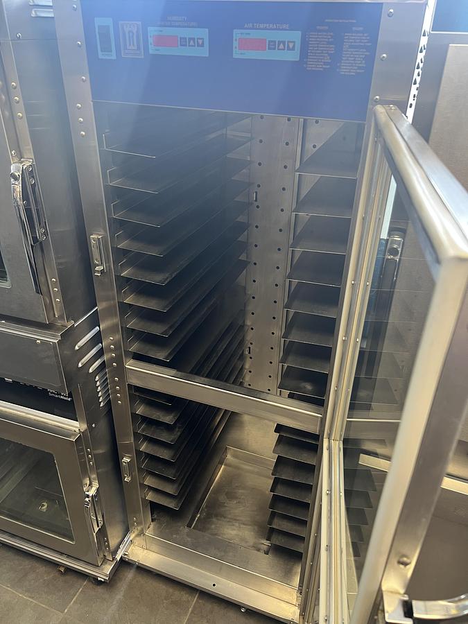 Refurbished Henny Penny HC900 Heated Holding Mobile Cabinet – Glass Door Hot Food Holding Cabinet – Tested & Working