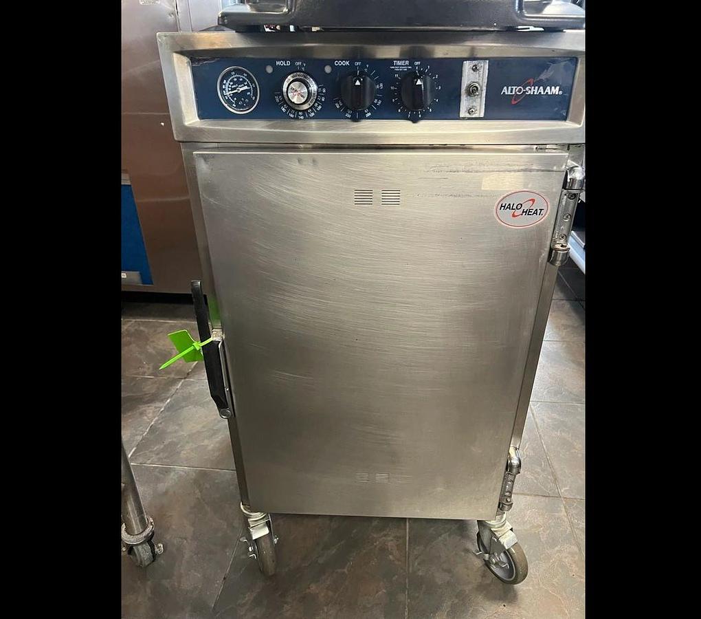 Used Alto-Shaam 1000-TH-II Half Height Stackable Cook and Hold Oven with Simple Controls - 120VAlto-Shaam 1000-TH-II Half Height Stackable Cook and Hold Oven with Simple Controls - 120V