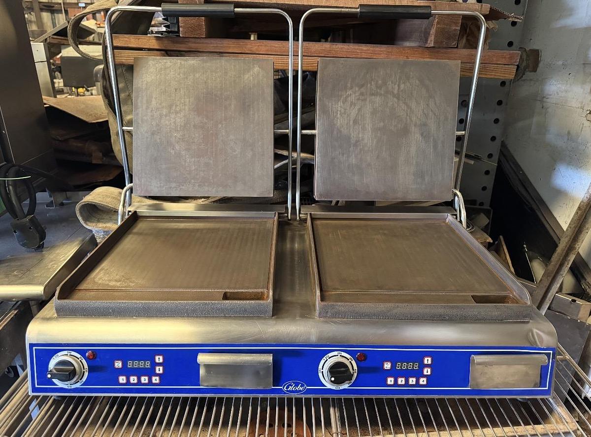 Used Globe GP14 Commercial Flat Top Panini Press Sandwich Grill – 208V 3 Phase