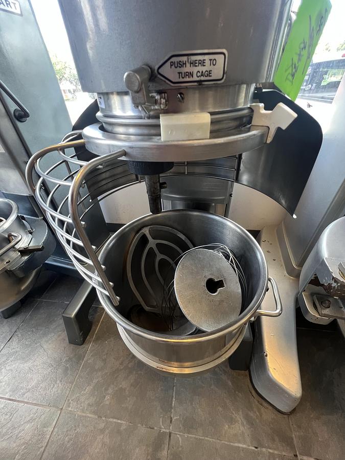 Used Hobart 60 Qt Commercial Planetary Mixer w/ Bowl, Attachments & Guard