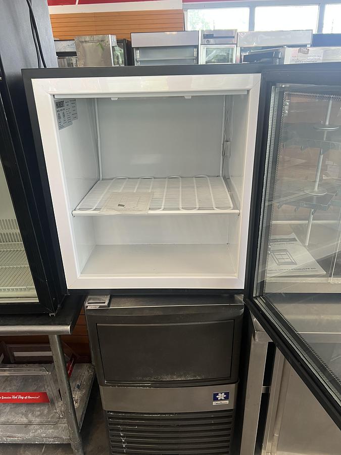 Used Hubert Glass Door Merchandiser Refrigerator