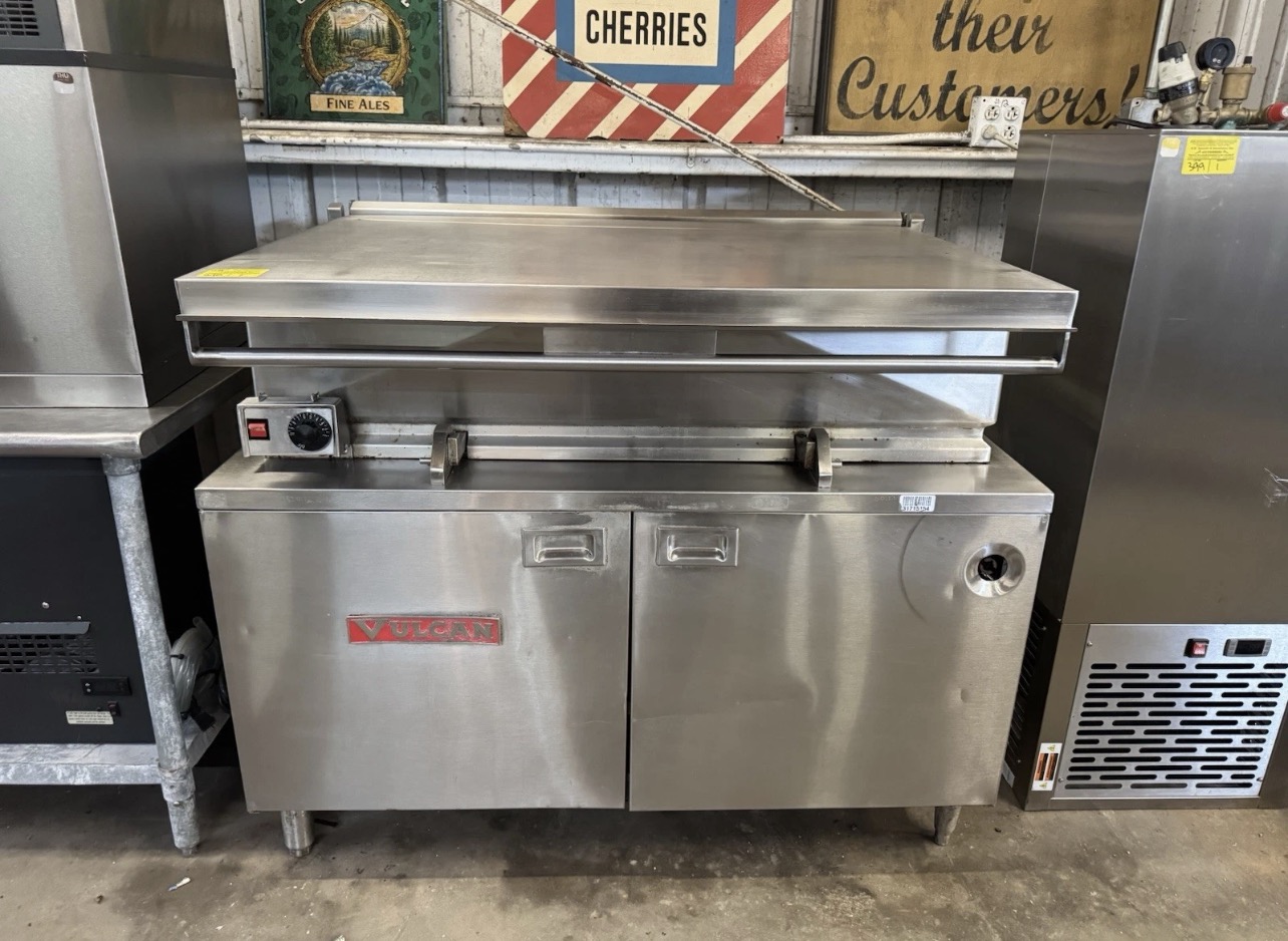 Refurbished VULCAN VGS40 40 GALLON NATURAL GAS TILT SKILLET / BRAISING PAN – 100,000 BTU