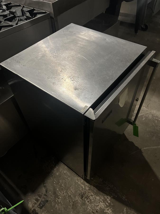Refurbished erlick Commercial Undercounter Refrigerator Stainless Steel 1 Door Used