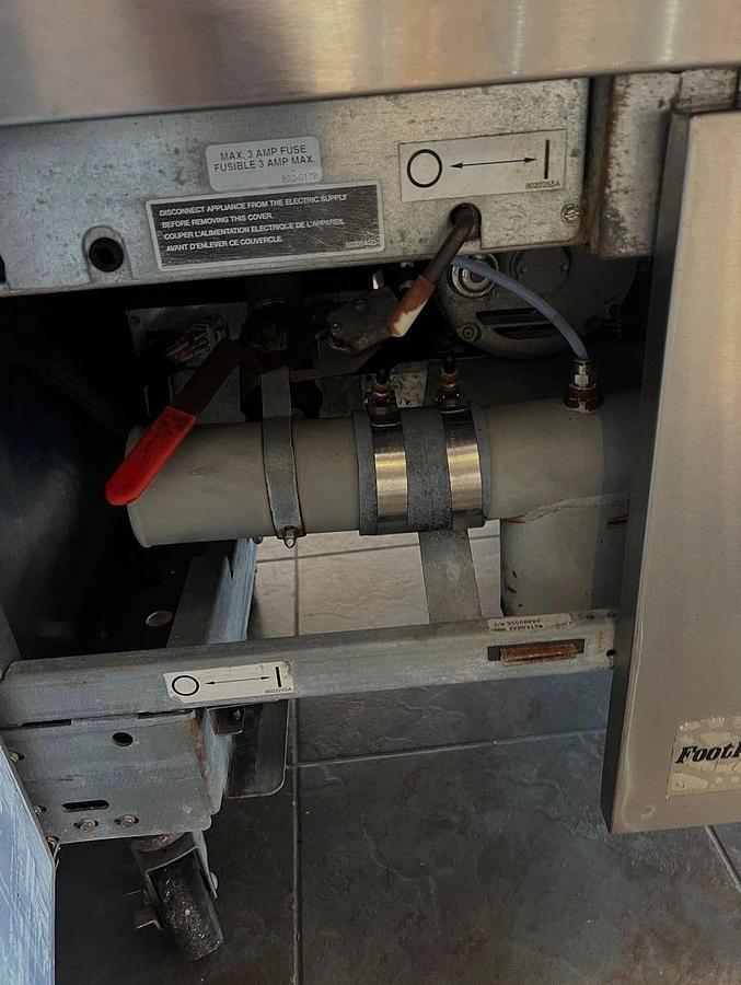 Used Frymaster FPPH317BLSE Electric Fryer - (3) 50 lb Vats, Floor Model, 208v/3phFrymaster FPPH317BLSE Electric Fryer - (3) 50 lb Vats, Floor Model, 208v/3ph