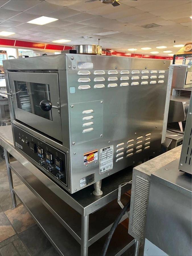 Used Doyon Model FPR3 - 3 Rotating Deck Pizza Oven - 208V 1 PhaseDoyon Model FPR3 - 3 Rotating Deck Pizza Oven - 208V 1 Phase