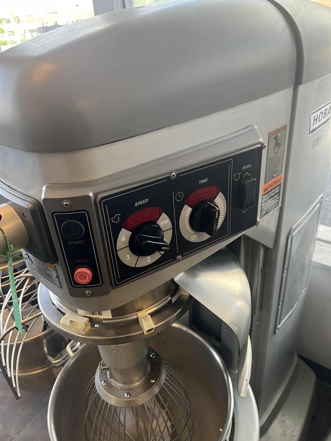 Used Hobart 60 Qt Commercial Planetary Mixer w/ Bowl, Whip & Guard