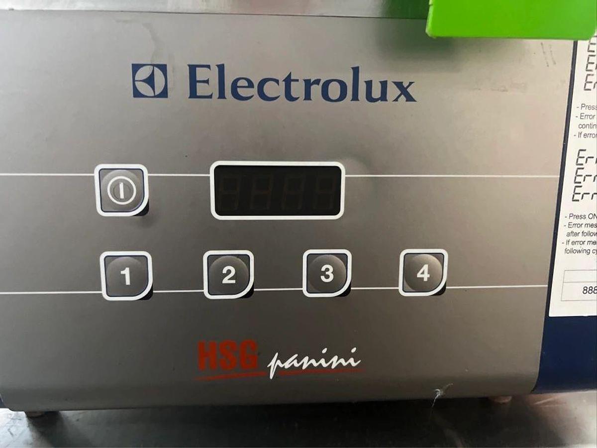 Used Electrolux HSPPA1 Countertop High Speed Sandwich Panini Press Grill 208v/1pElectrolux HSPPA1 Countertop High Speed Sandwich Panini Press Grill 208v/1p