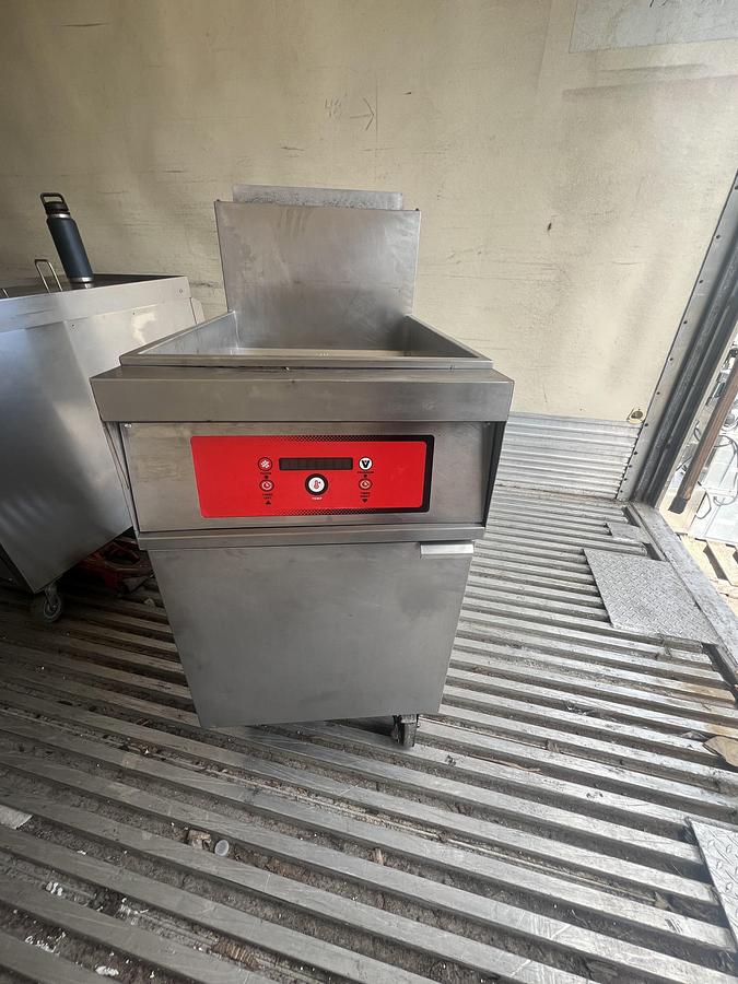 Refurbished Vulcan Commercial Gas Fryer – Digital Controls
