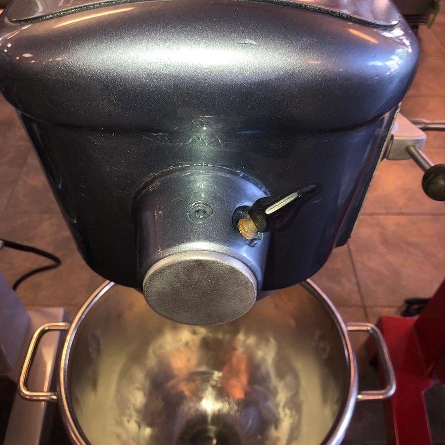 Used Hobart D-300 30 Qt Bakery Dough Mixer w/ Bowl, Hook Volts 115 Phase 1Hobart D-300 30 Qt Bakery Dough Mixer w/ Bowl, Hook Volts 115 Phase 1