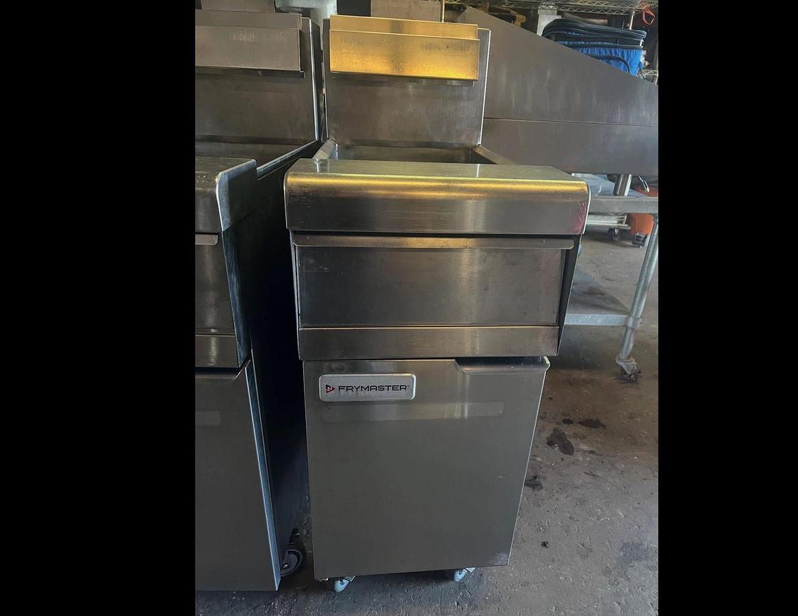 Used Frymaster MJ150 Gas Fryer 50 lb vat • Floor model • Natural gasFrymaster MJ150 Gas Fryer 50 lb vat • Floor model • Natural gas