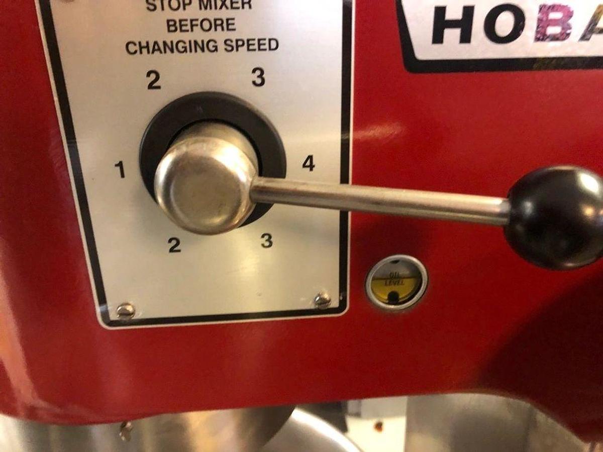 Used Used: HOBART H600 60 QT Mixer 1/2 HP 208/3ph-Test Working / Bowl & Hook- 1HPUsed: HOBART H600 60 QT Mixer 1/2 HP 208/3ph-Test Working / Bowl & Hook- 1HP
