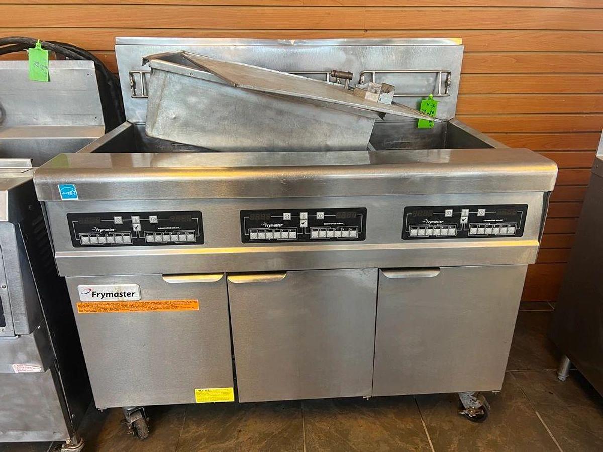 Used Frymaster FPPH355 Natural Gas 150 lb. 3 Unit High-Efficiency Gas Floor Fryer System with CM3.5 Controls - 240,000 BTUFrymaster FPPH355 Natural Gas 150 lb. 3 Unit High-Efficiency Gas Floor Fryer System with CM3.5 Controls - 240,000 BTU