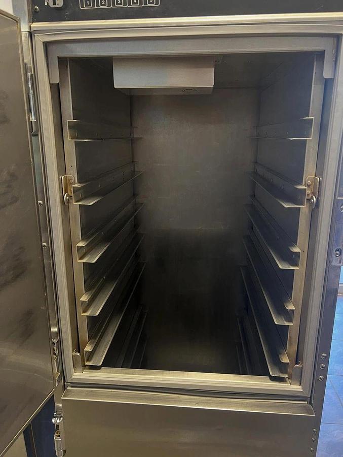 Used Henny Penny HC900 Heated Holding Mobile CabinetHenny Penny HC900 Heated Holding Mobile Cabinet