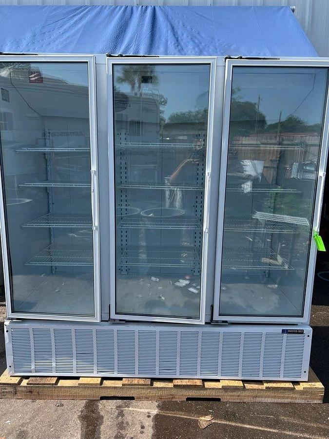 Used Master-Bilt BMG-74 White Bottom Mounted Full-Height Swing Glass Door Refrigerated Merchandiser 78” 70.2 Cu. Ft.Master-Bilt BMG-74 White Bottom Mounted Full-Height Swing Glass Door Refrigerated Merchandiser 78” 70.2 Cu. Ft.