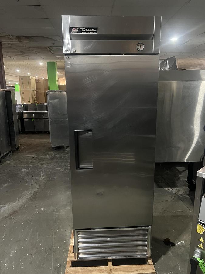 Refurbished TRUE 1 Door Commercial Reach-In Refrigerator Stainless Steel Upright Cooler