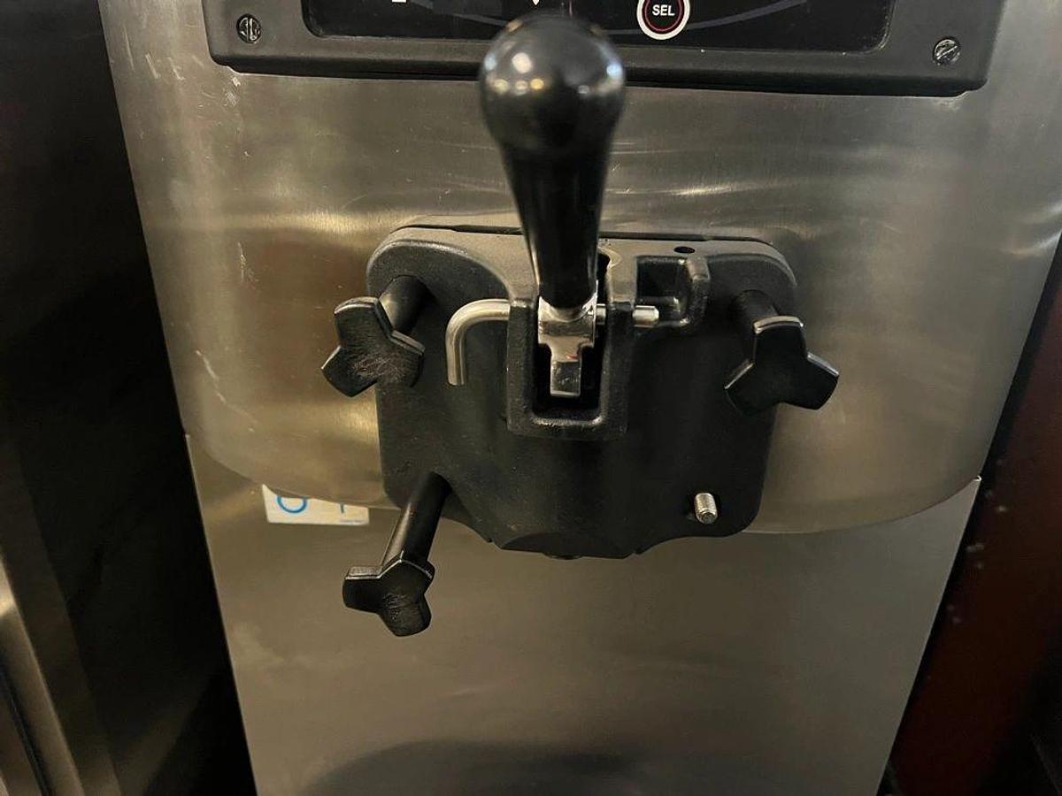 Used 2015 Taylor C708 1 Flav Machine, 208-230v 1 Phase -Water Cooled-Complete-Working2015 Taylor C708 1 Flav Machine, 208-230v 1 Phase -Water Cooled-Complete-Working