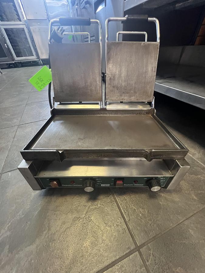 Used Waring WPG250 Double Panini Grill Press Commercial Sandwich Grill 120V