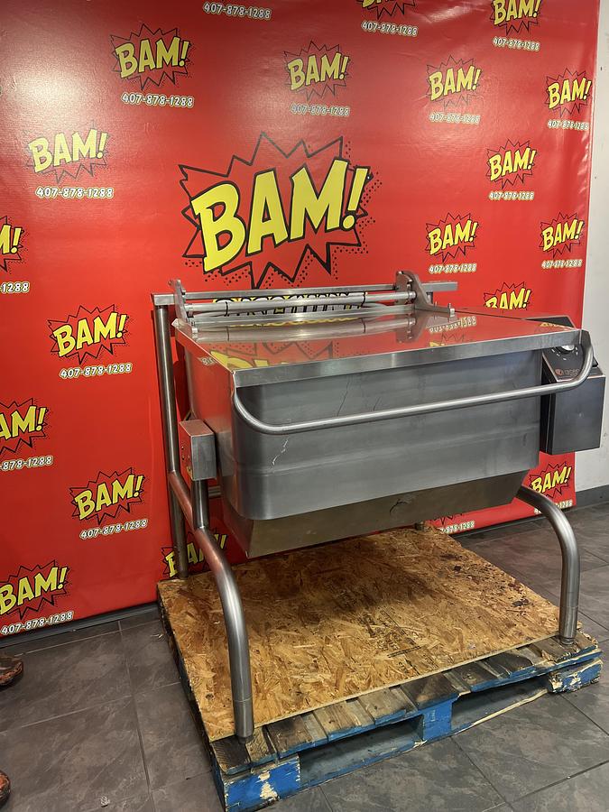 Used Groen 40 Gallon Natural Gas Tilt Skillet