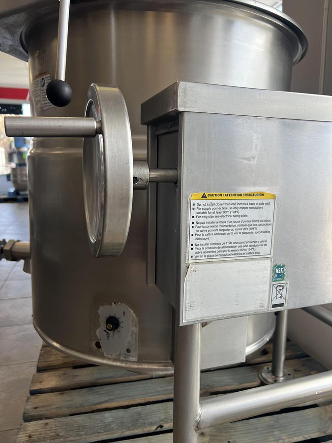 Used Cleveland KEL-40-T 40 Gallon Electric Tilting Steam Jacketed Kettle